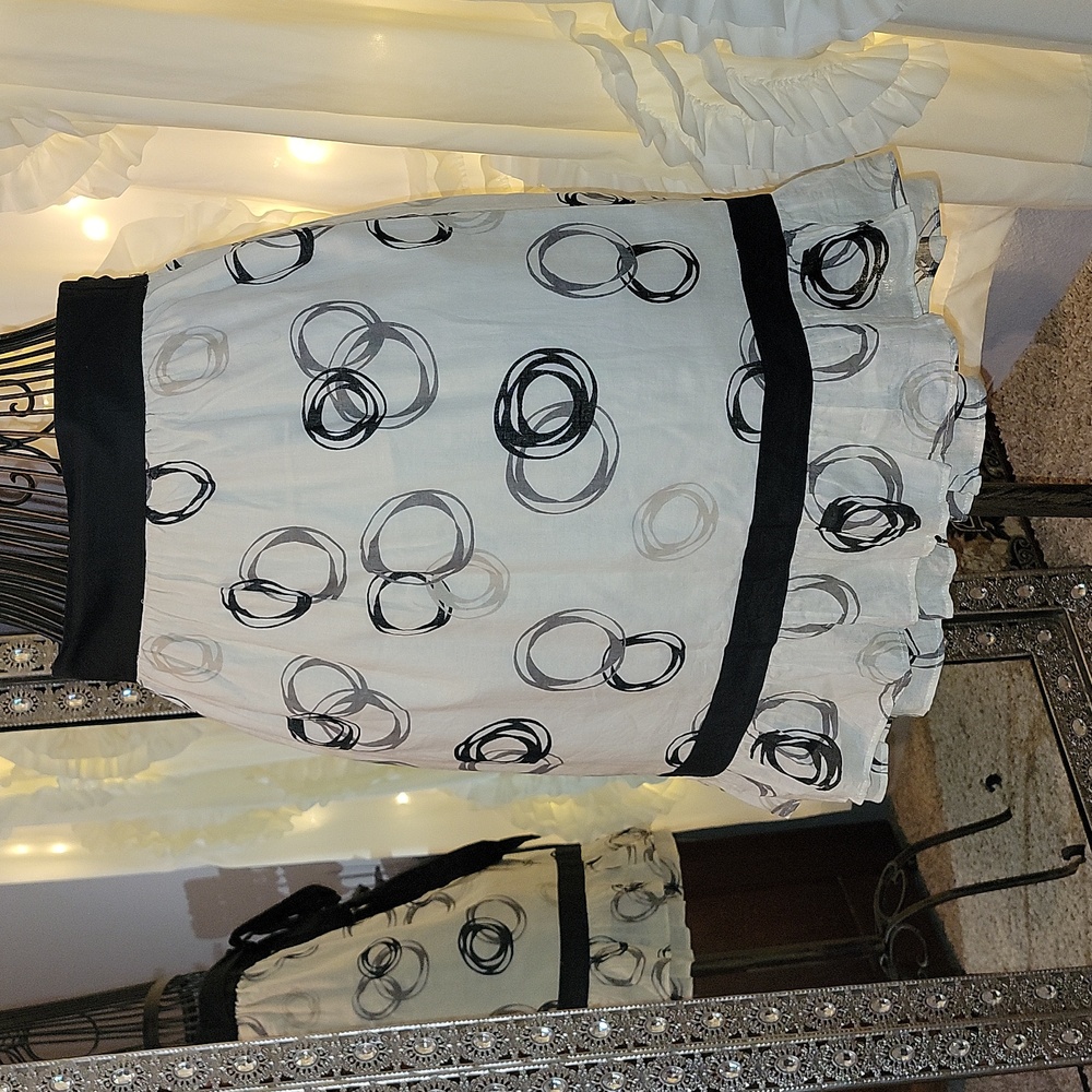 Cream with black trim and ties, Jonathan Martin skirt size S